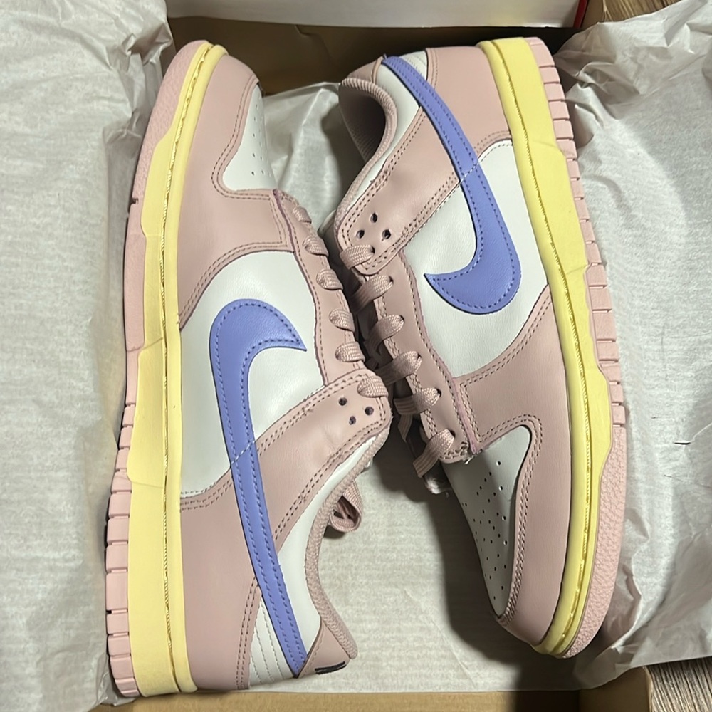 Women’s Nike Dunk Low top. Pink oxford/light thistle.
